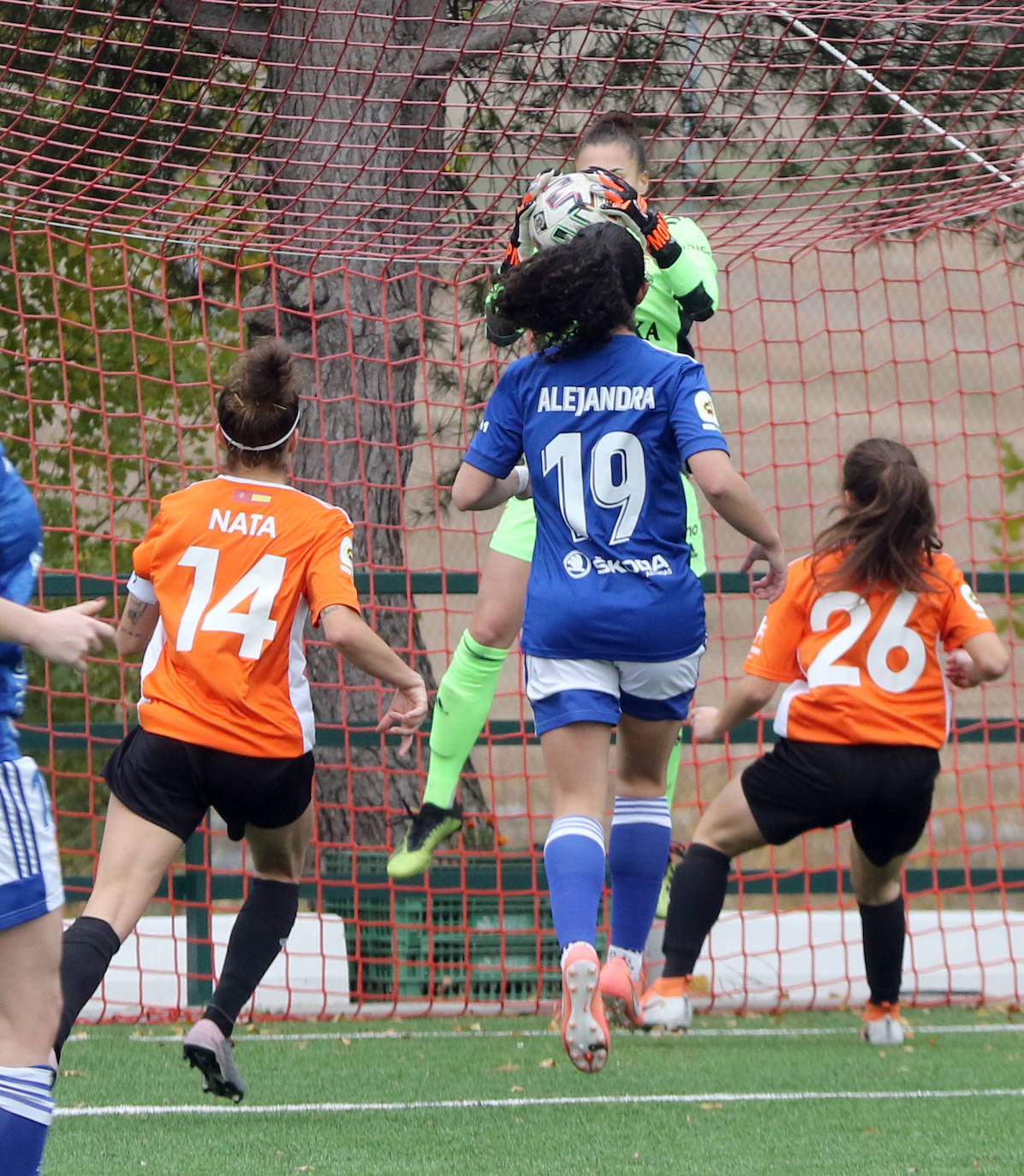 Fotos: El Parquesol logra su primera victoria de la temporada ante el Oviedo Moderno