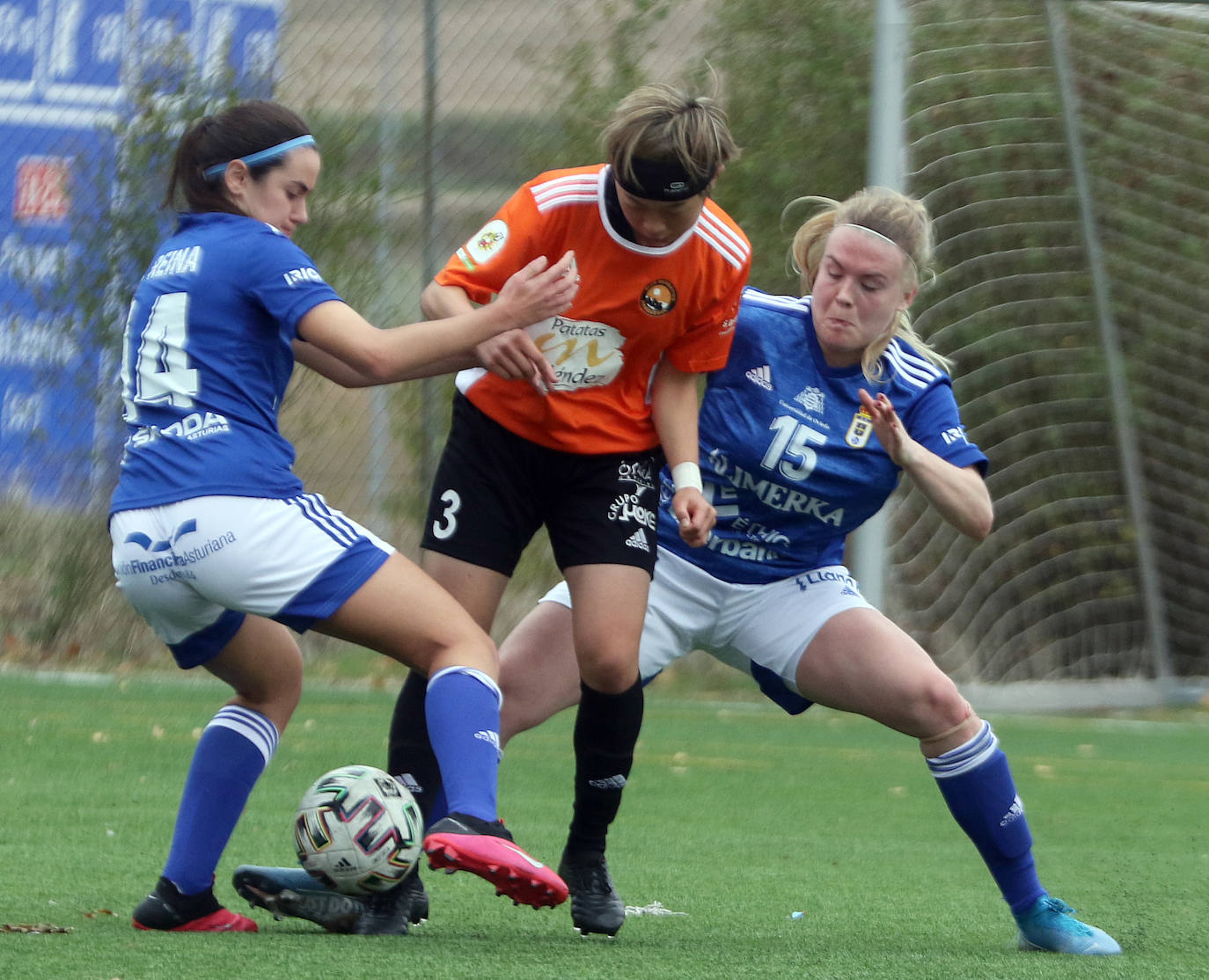 Fotos: El Parquesol logra su primera victoria de la temporada ante el Oviedo Moderno