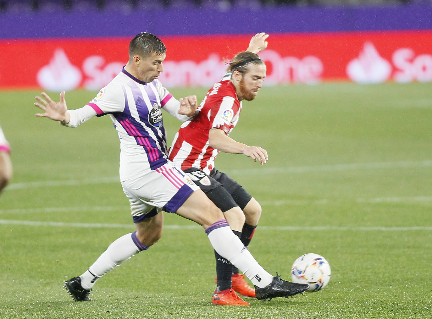 Fotos: Primera victoria de la temporada del Real Valladolid ante el Athletic