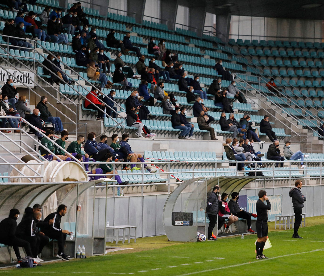 El Palencia Cristo Atlético golea al filial de la Cultural Leonesa.