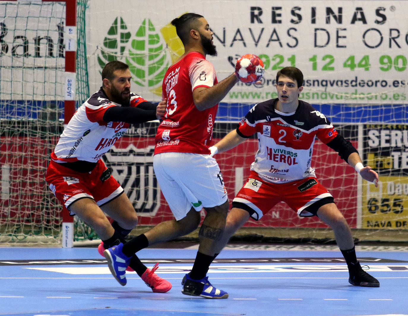 Encuentro de la Liga Asobal entre el Balonmano Nava y el Incarlopsa Cuenca 