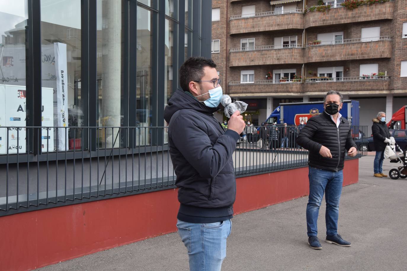 Hosteleros y comerciantes se manifiestan por las calles de Guardo.