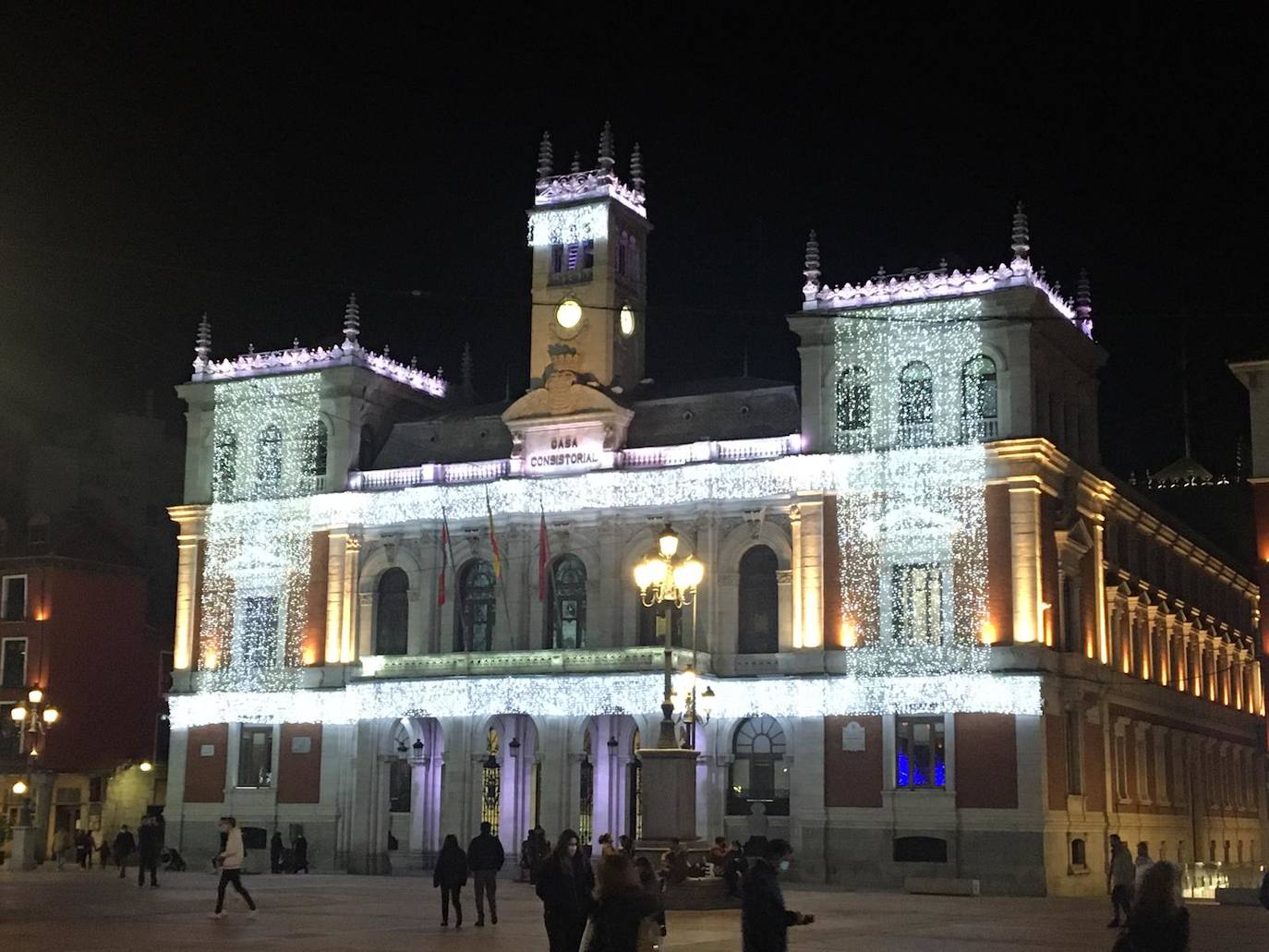 Bola de Navidad desde la Plaza de Zorrilla en Valladolid. 