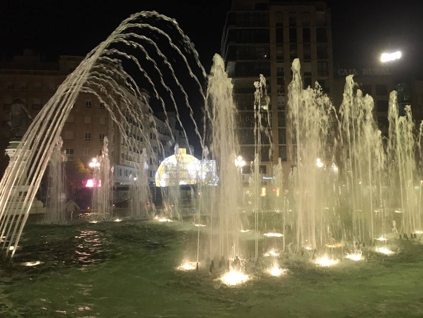 Bola de Navidad desde la Plaza de Zorrilla en Valladolid. 