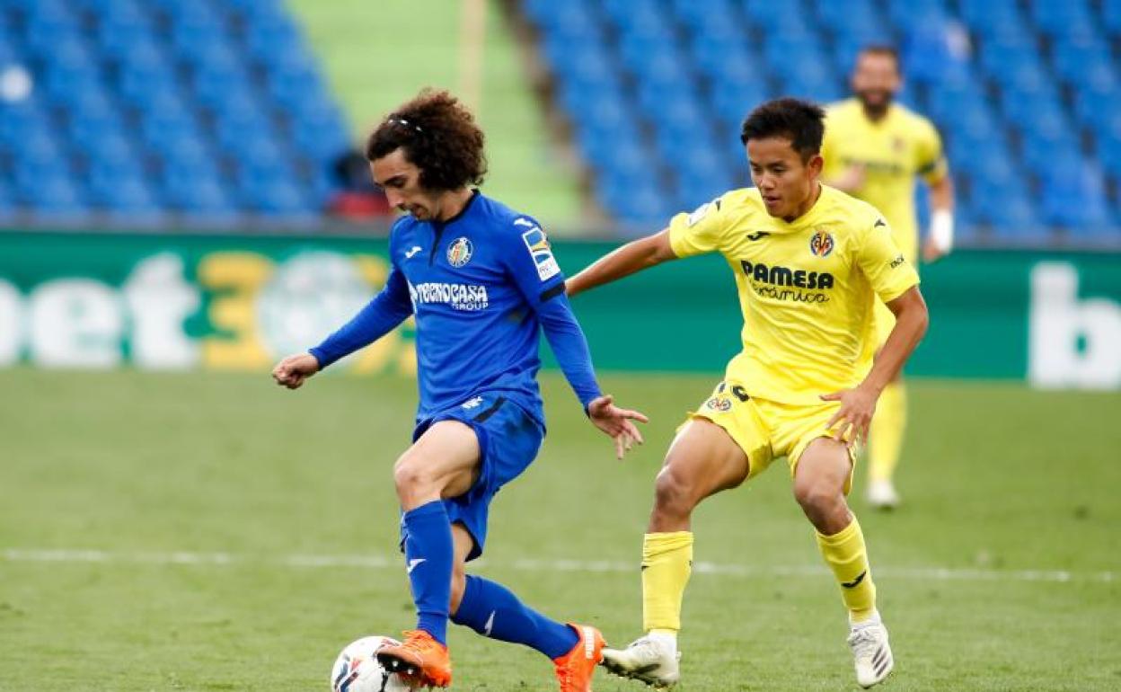 Marc Cucurella, en una acción del Getafe-Villarreal. 