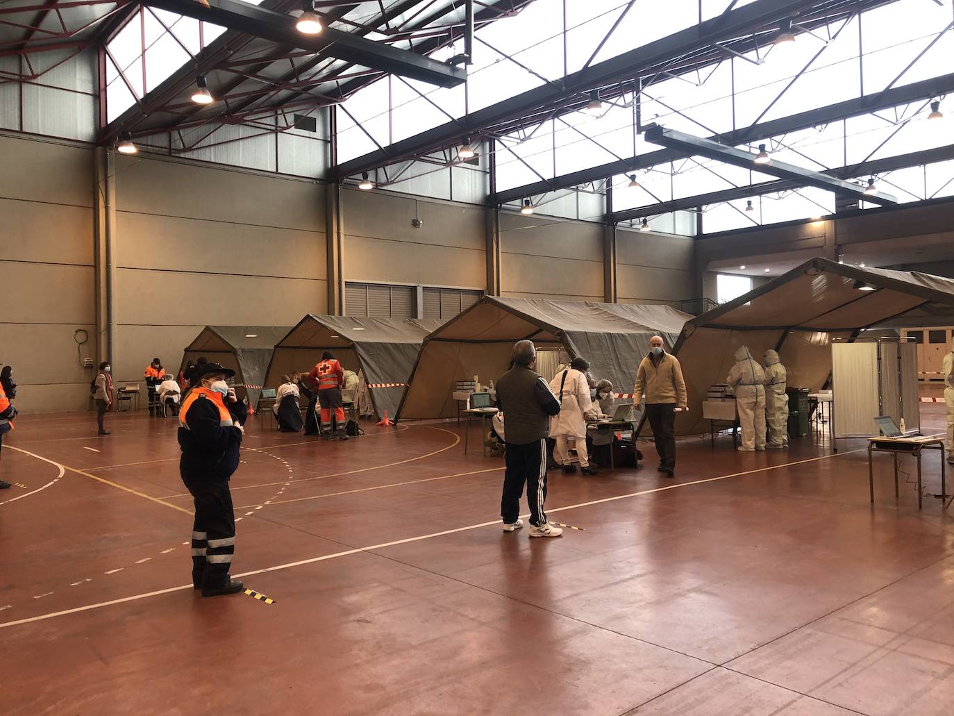 Fotos: Gran respuesta de los arandinos al cribado masivo con test de antígenos