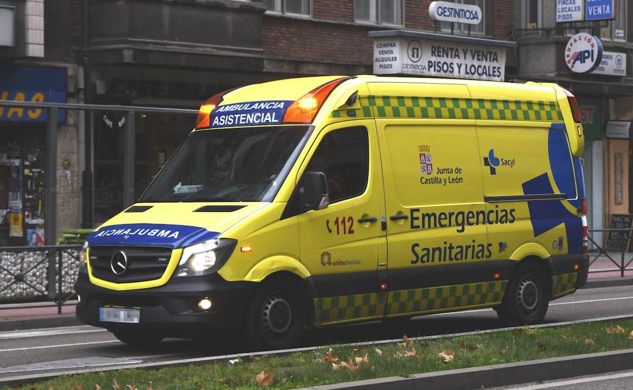 Un ambulancia del 112 en Valladolid.