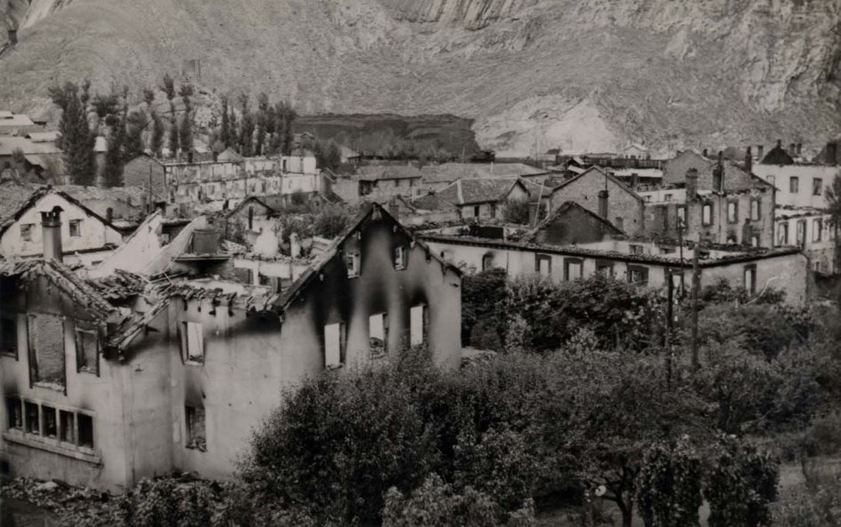 La Biblioteca Nacional publica las imágenes de los efectos causados por los incendios y bombardeos en la zona norte de León, Pola de Gordón, Santa Lucía y La Vid, durante la Guerra Civil 