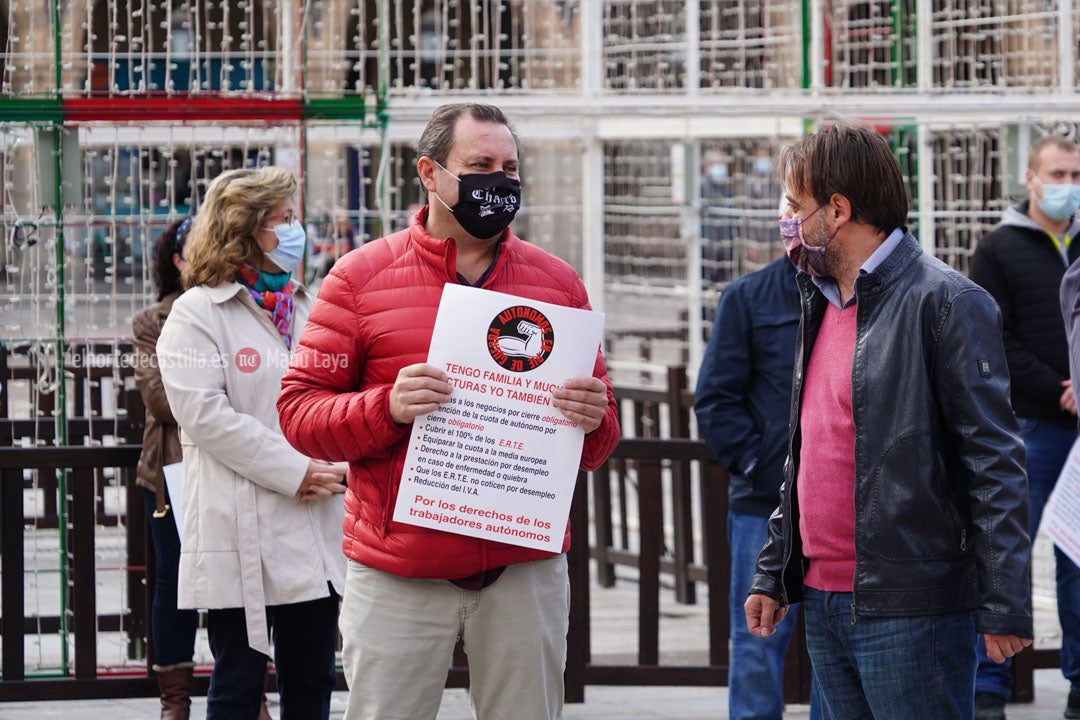 Concentración de autónomos en la Plaza Mayor de Salamanca