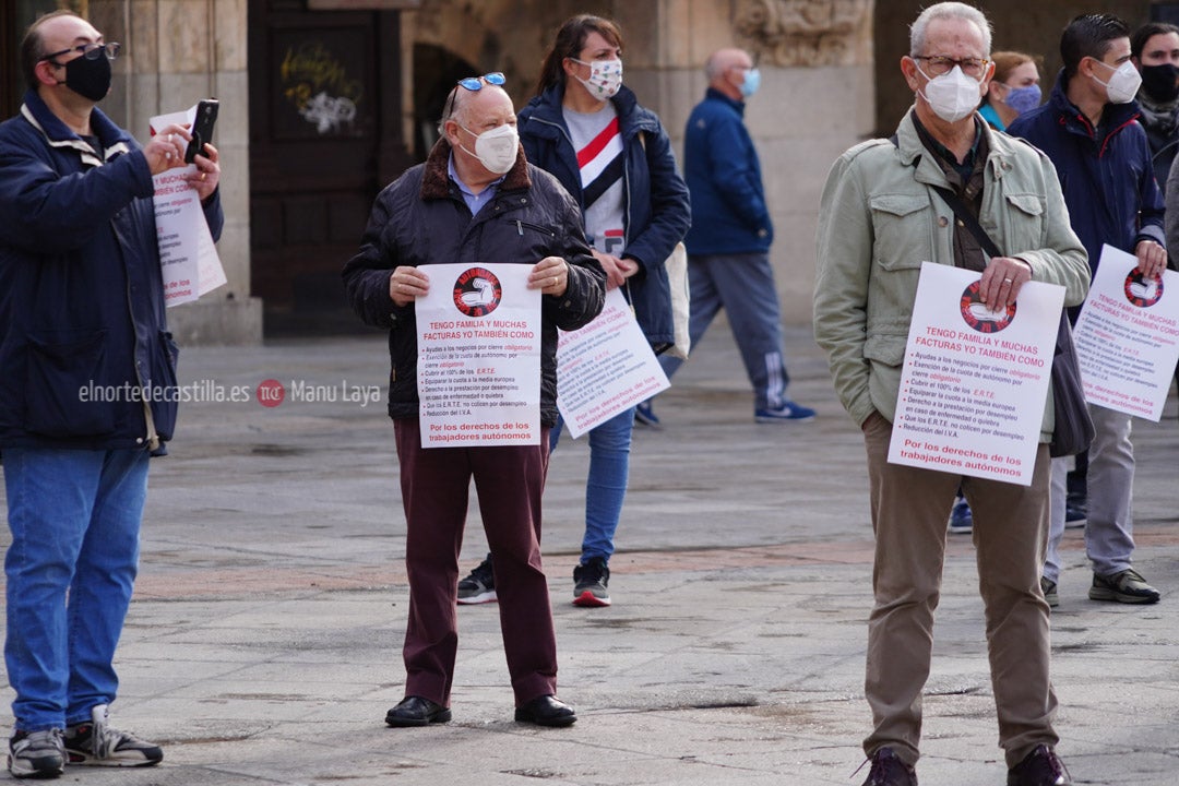 Concentración de autónomos en la Plaza Mayor de Salamanca