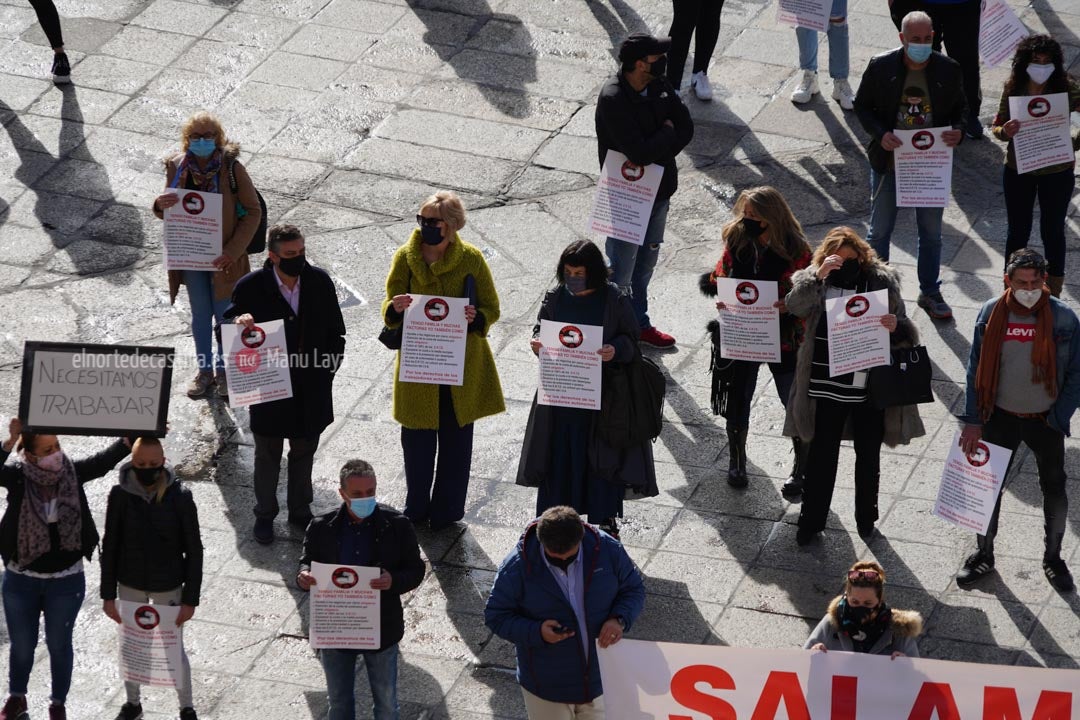 Concentración de autónomos en la Plaza Mayor de Salamanca