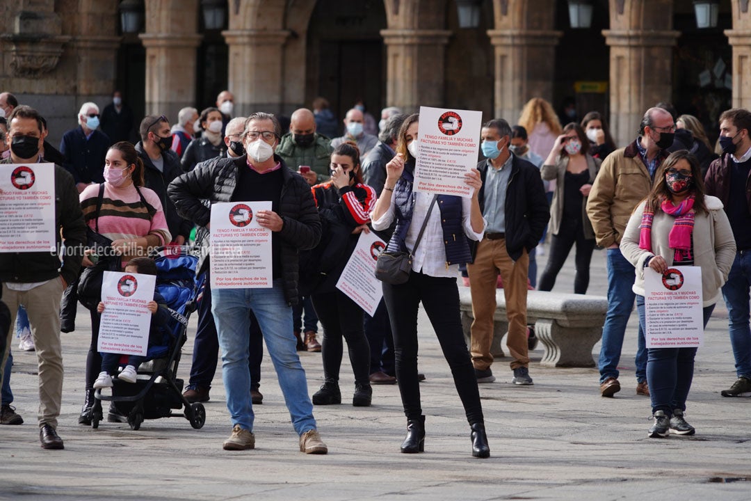 Concentración de autónomos en la Plaza Mayor de Salamanca