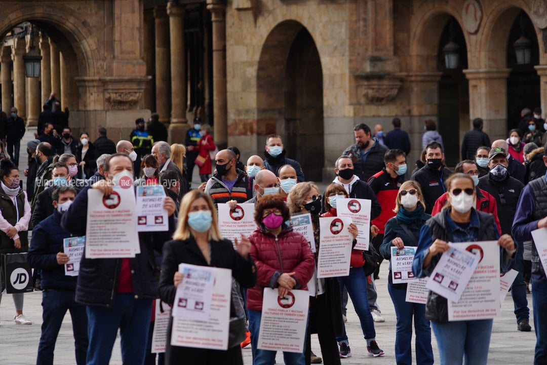 Concentración de autónomos en la Plaza Mayor de Salamanca