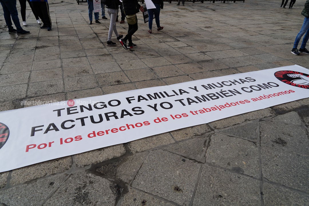 Concentración de autónomos en la Plaza Mayor de Salamanca