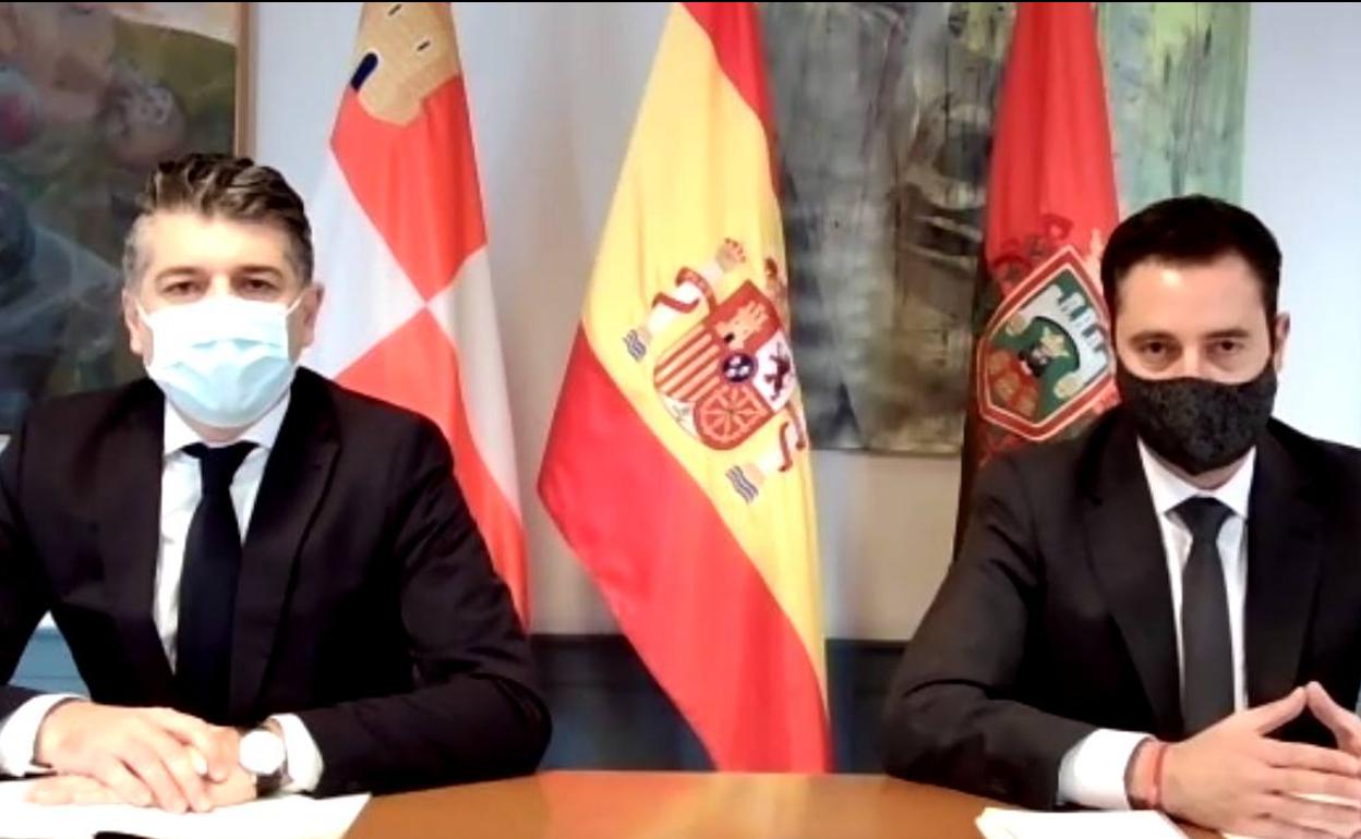 Daniel de la Rosa (izq) y Vicente Marañón (drch) han presentado las nuevas medidas. 