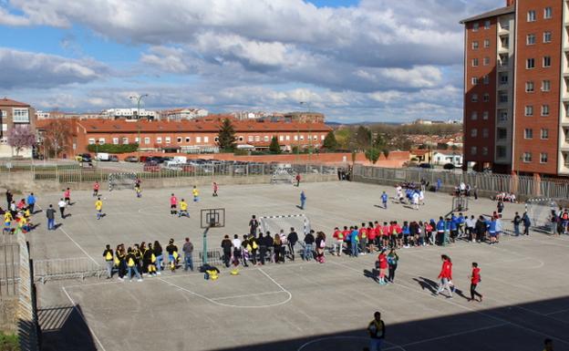 Los positivos por covid en Maristas de Burgos obligan a que más de 250 alumnos estudien desde casa