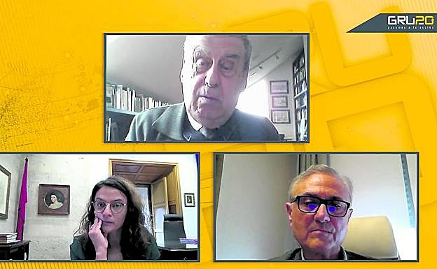 Sosa Wagner (arriba) y Helena Villarejo y Félix Moracho, en la Mesa de GRUPO20.