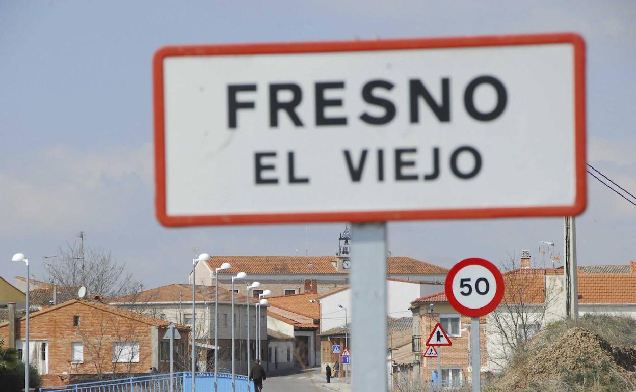 Entrada a la localidad vallisoletana de Fresno el Viejo. 