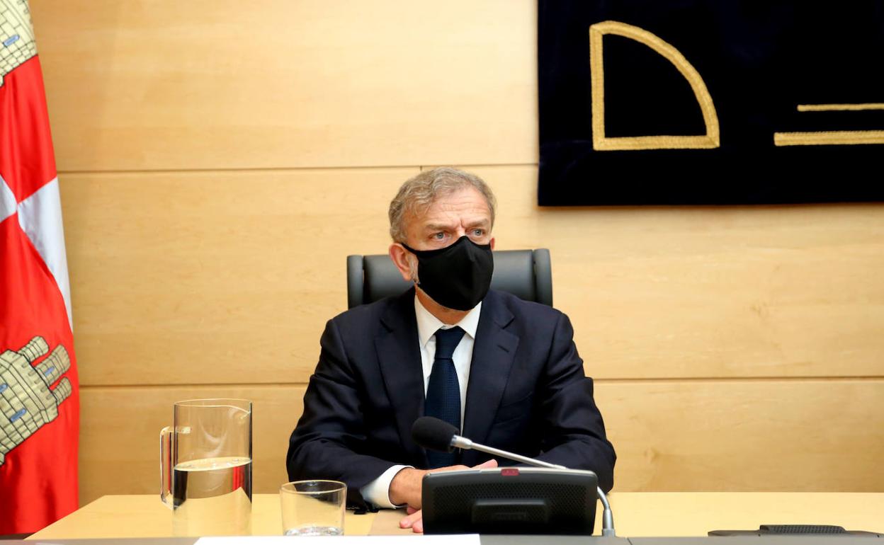 El consejero de Parque Empresarial de Portillo y asesor en Urban Proyecta PM3, Carlos González Maestro, ante la comisión.