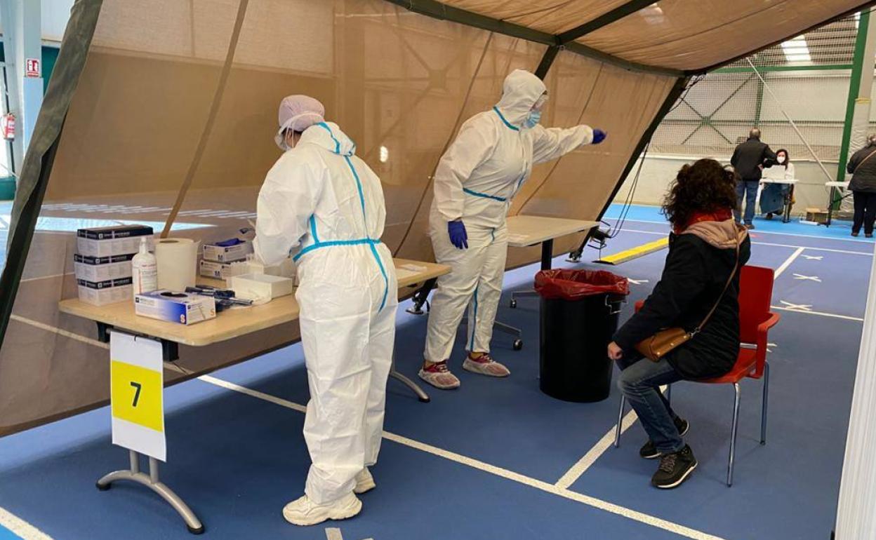 Carpas para el cribado masivo con test de antígenos en Burgos.