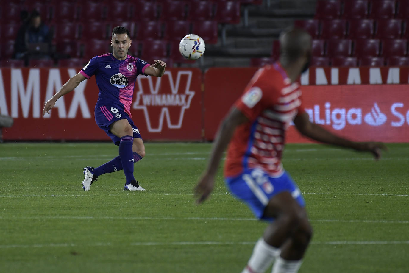 Segunda victoria consecutiva del Pucela que abandona los puestos de descenso. 