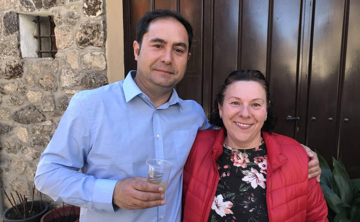 Óscar Sánchez Domínguel junto a Beatriz Jiménez García, en una foto de archivo. 