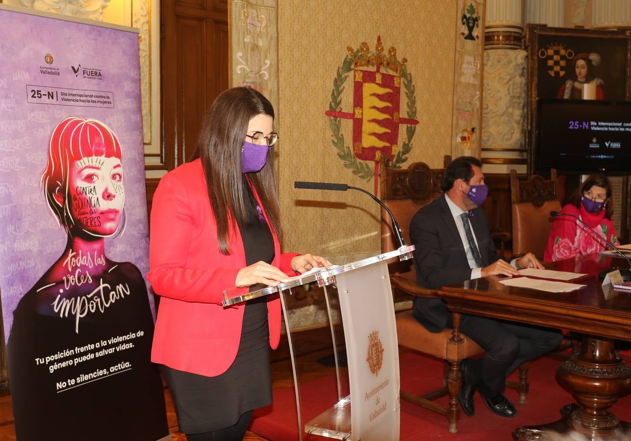 Fotos: Día Internacional de la Eliminación de la Violencia contra la Mujer en el Ayuntamiento de Valladolid