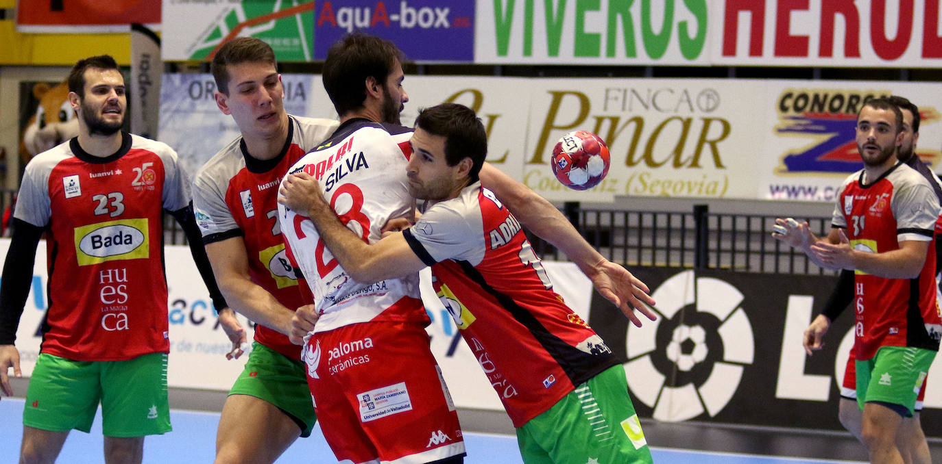 Partido de la Liga Asobal entre el Balonmano Nava y el Huesca 