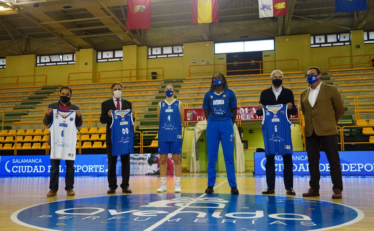 Un momento de la presentación de la nueva camiset en Würzburg. 
