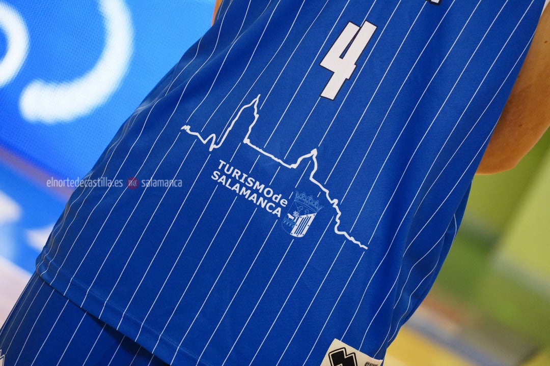 Acto de presentación de la camiseta que Avenida lucirá en Euroliga