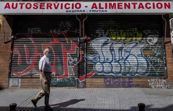 Un comercio, cerrado.