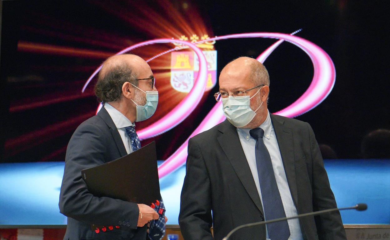 El consejero de Cultura y Turismo, Javier Ortega y el vicepresidente, Francisco Igea. 