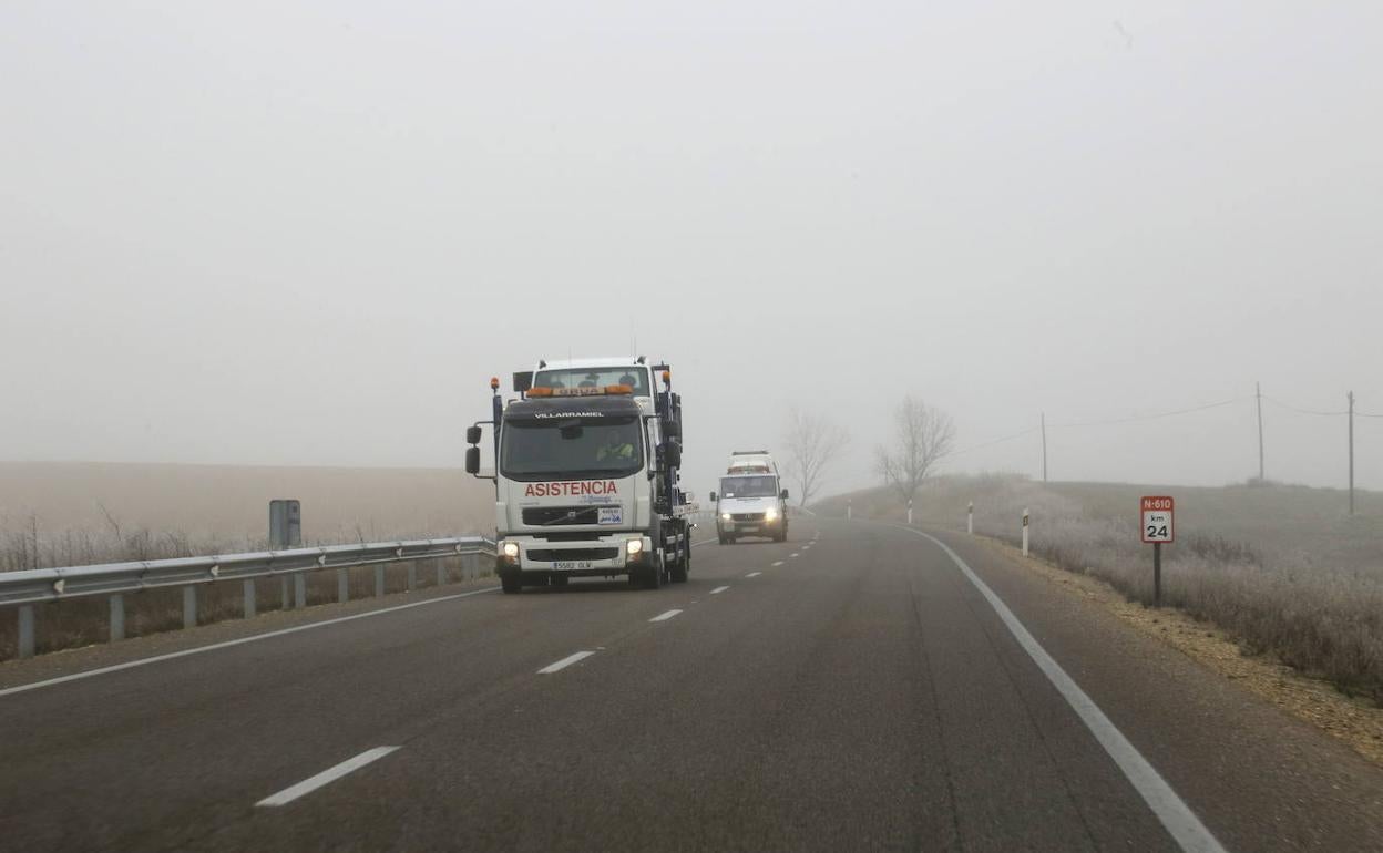 La niebla dificulta la circulación en media docena de tramos de carreteras de Ávila y Salamanca