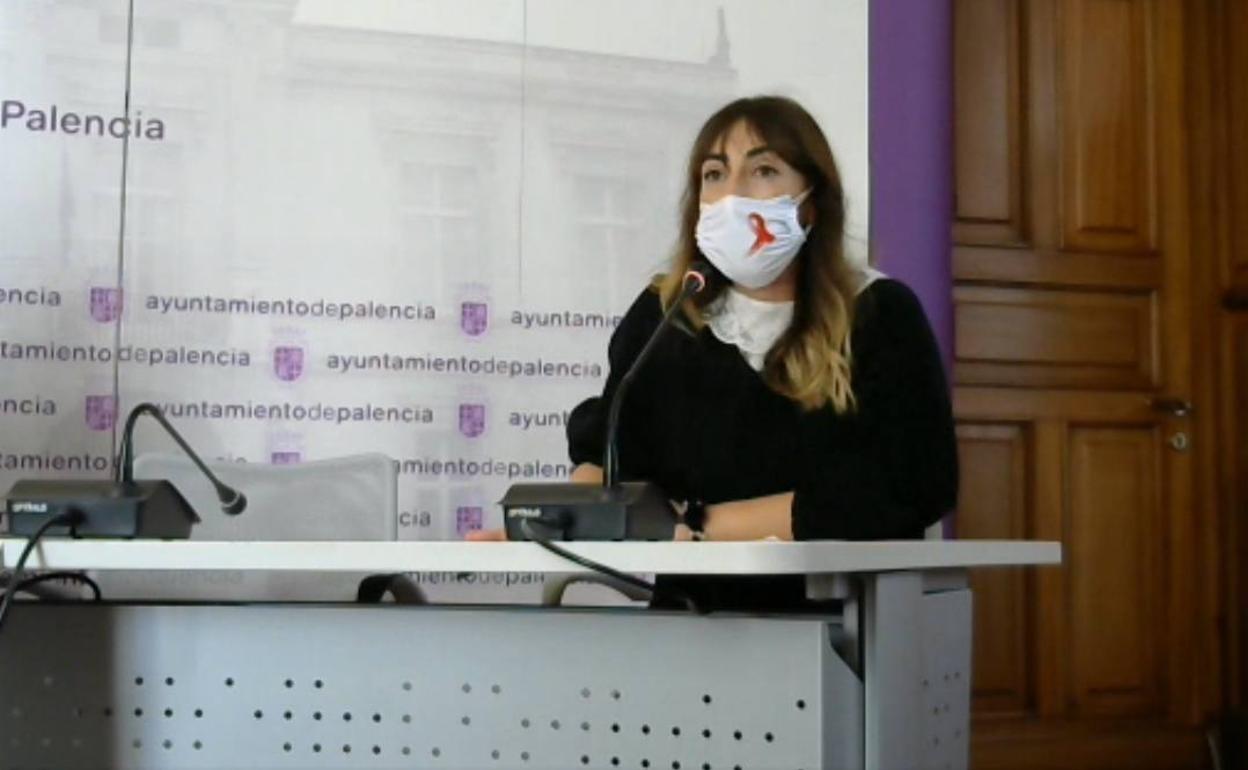 La presidenta del Comité Ciudadano Antisida de Palencia, Bárbara López, durante su intervención.