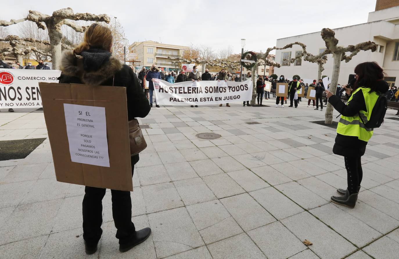 Fotos: Protesta de los autónomos en Venta de Baños, Palencia