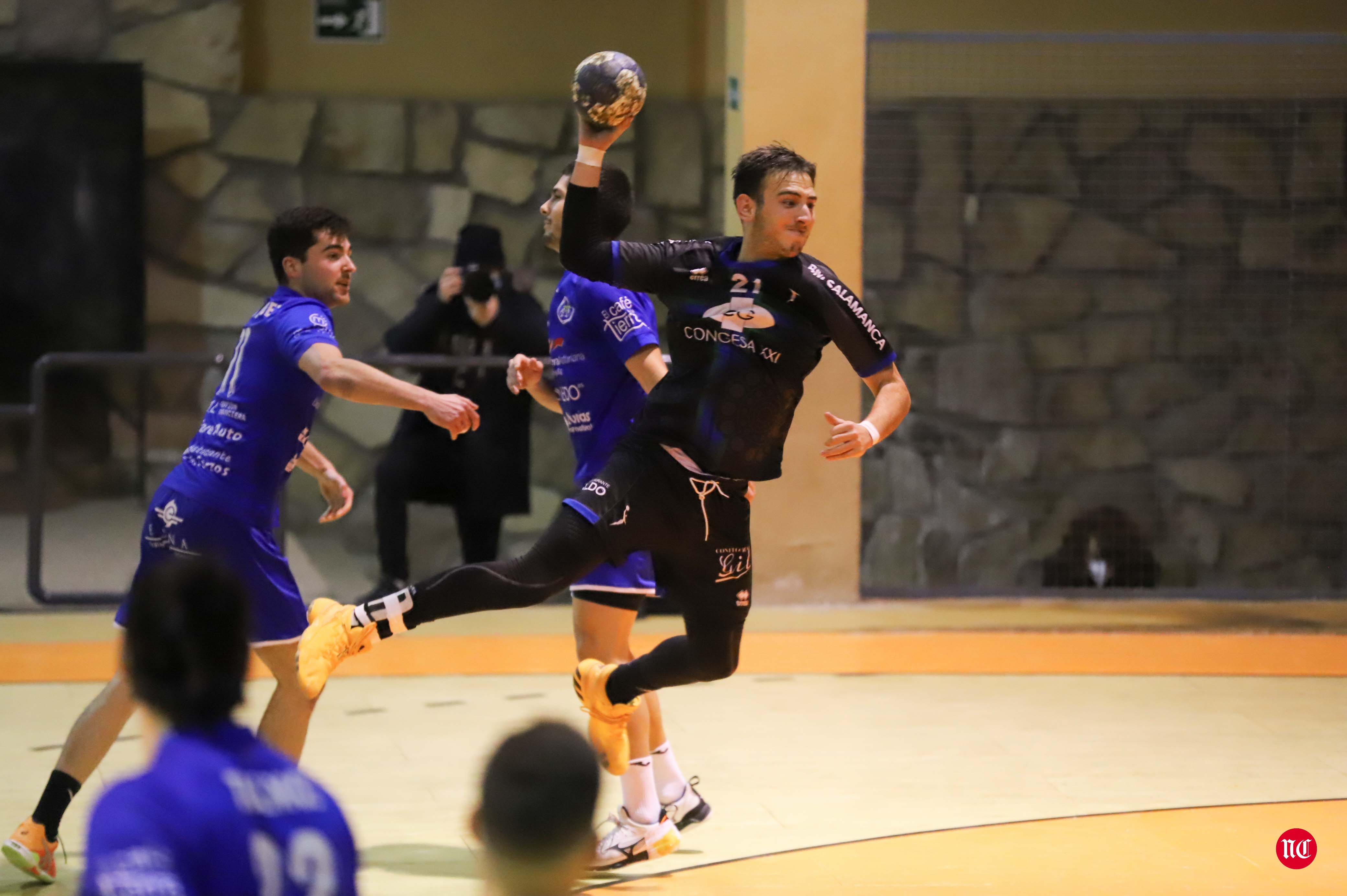 Fotos: BM Salamanca 13 - 22 BM Oviedo