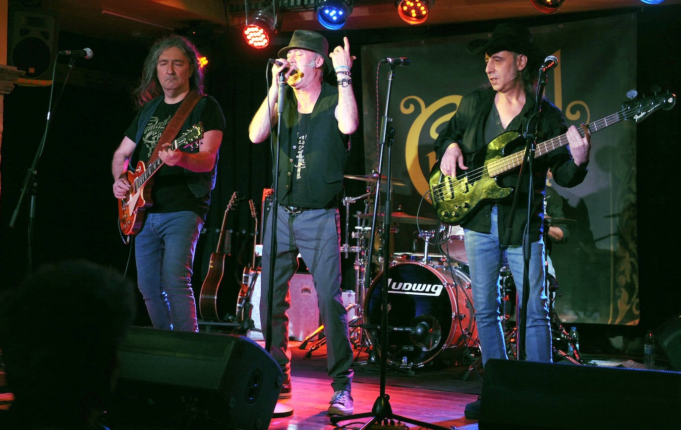 Fotos: Concierto de Cuidado con el perro en la Sala Porta Caeli