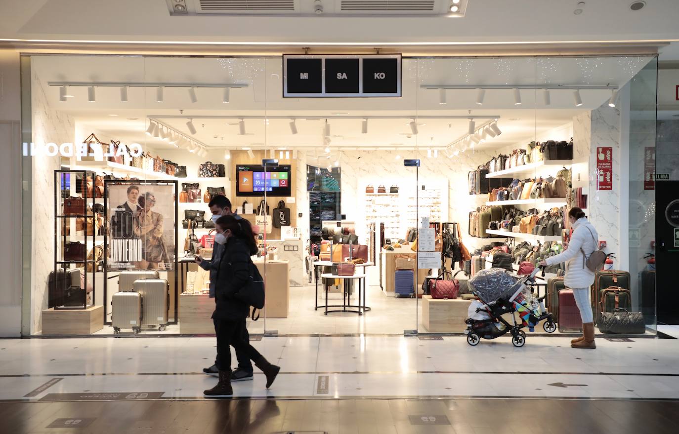 Fotos: El interior de los establecimientos hosteleros, centros comerciales y gimnasios reabren en Valladolid