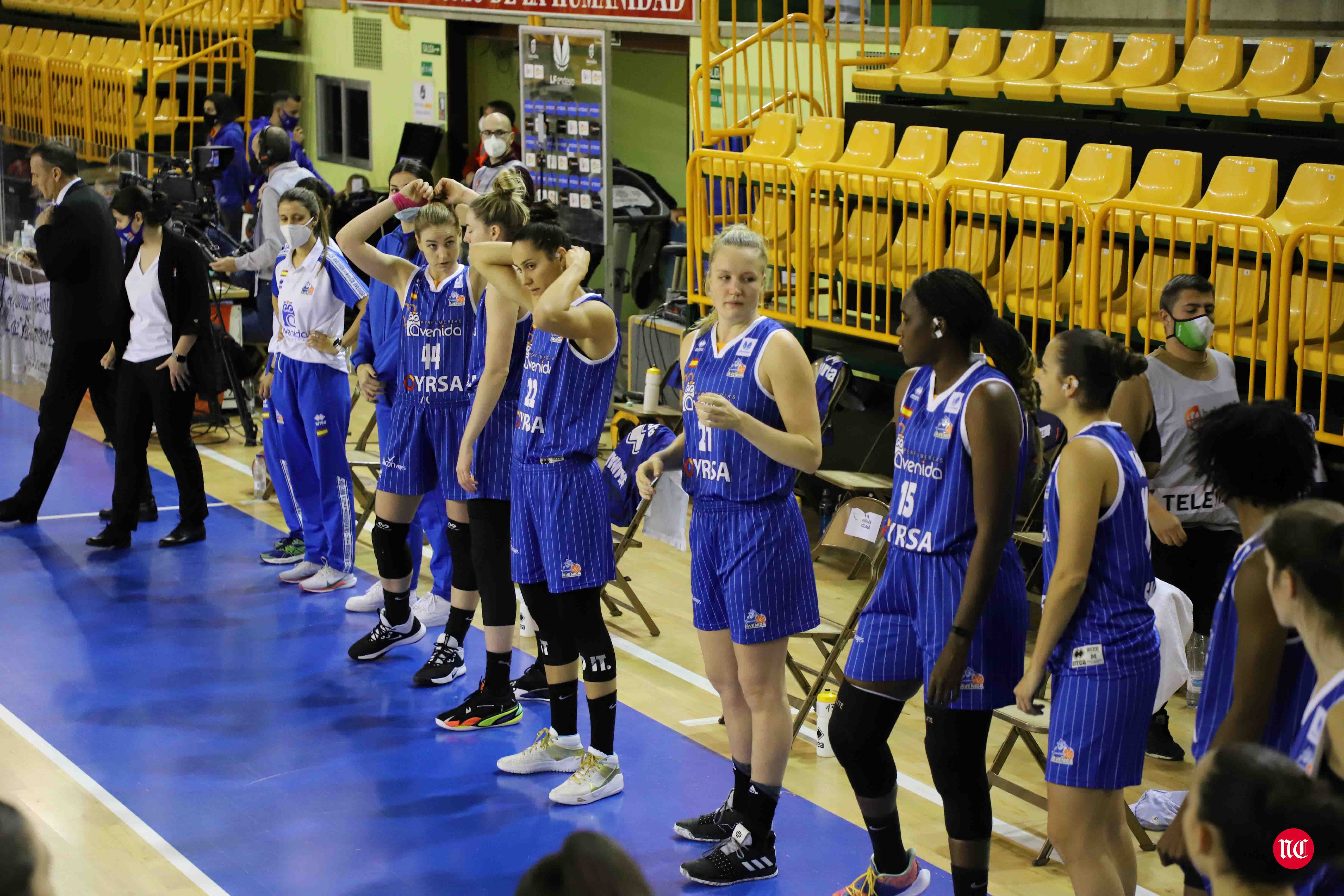 Fotos: El CB Avenida hace pequeño al Girona