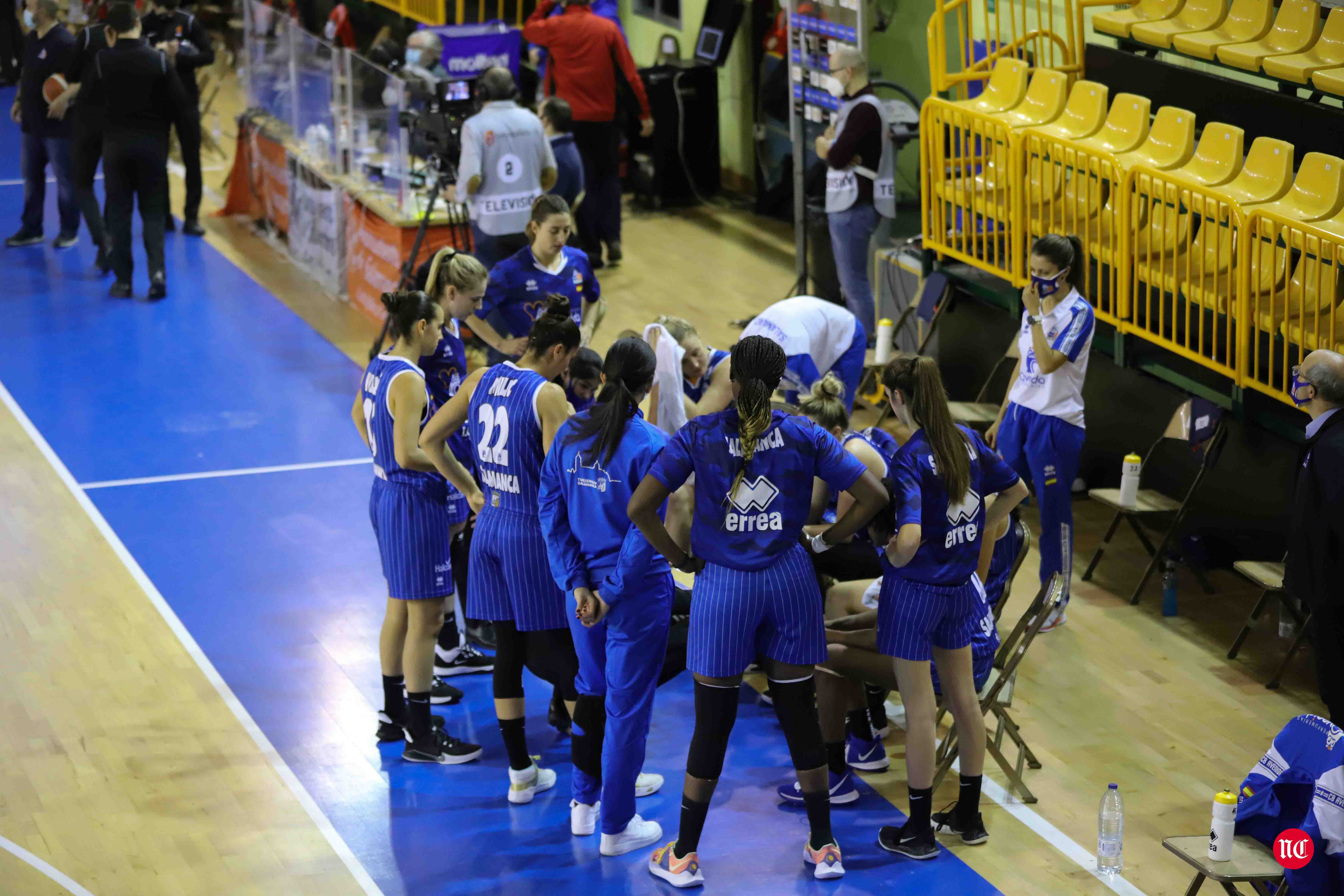 Fotos: El CB Avenida hace pequeño al Girona