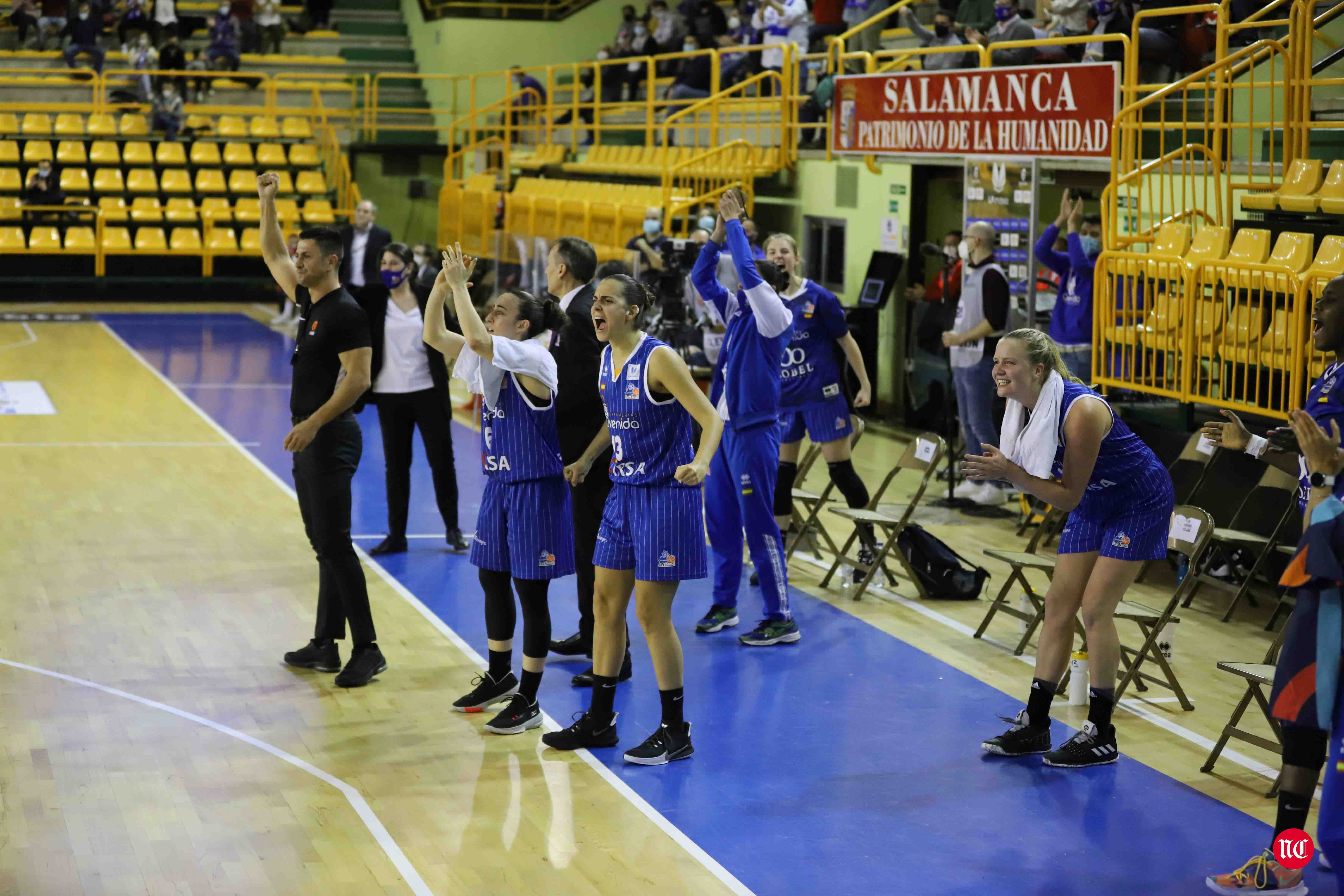 Fotos: El CB Avenida hace pequeño al Girona