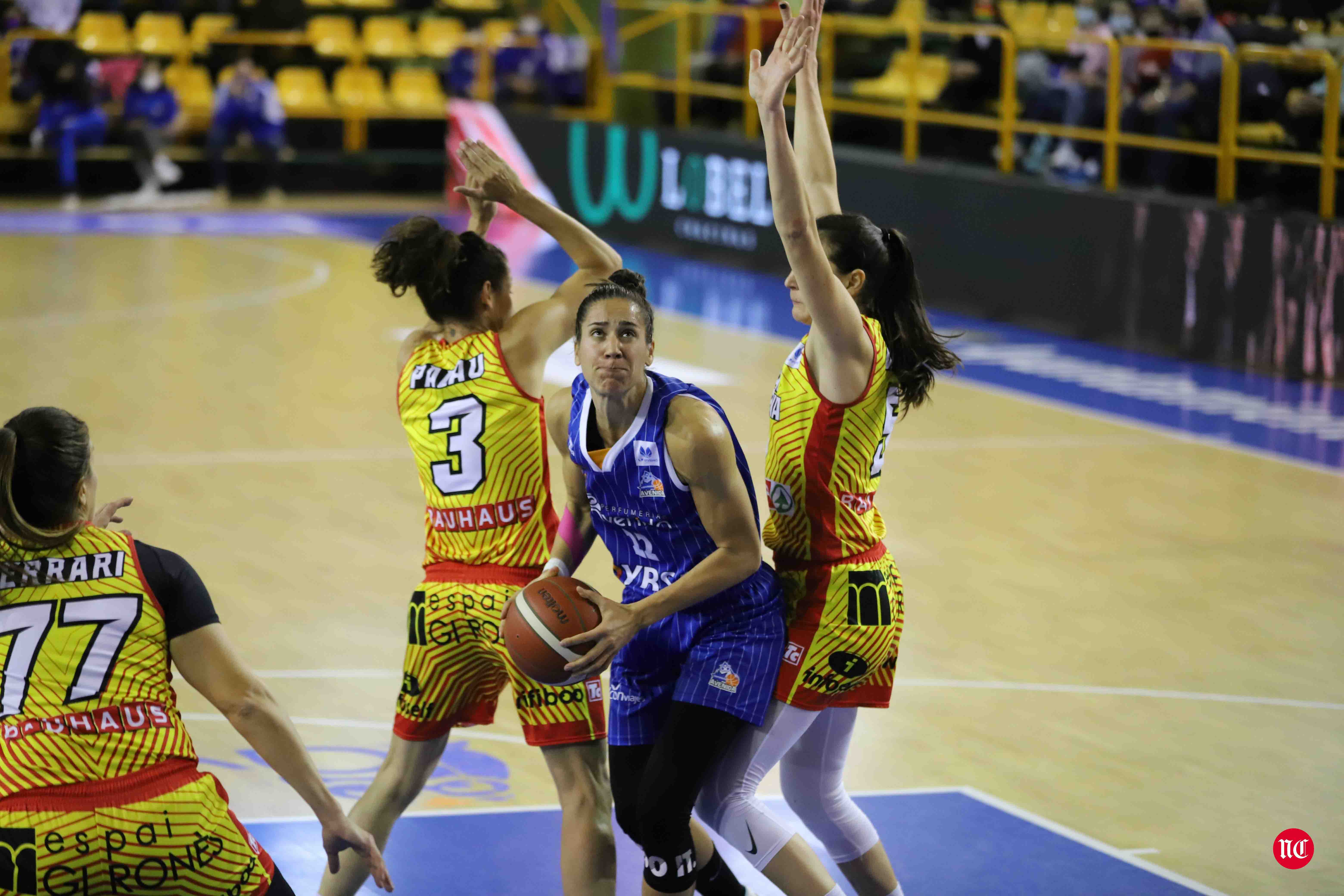 Fotos: El CB Avenida hace pequeño al Girona