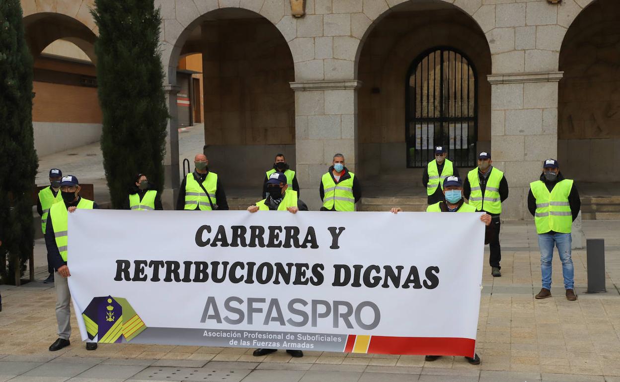 Un momento de la concentración de protesta organizada ayer por la asociación Asfaspro.