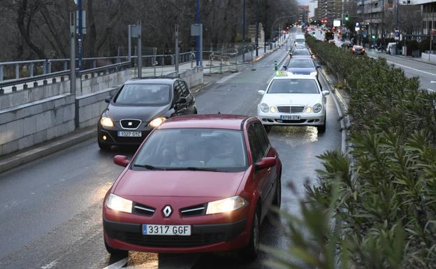 Isabel la Católica recupera los dos carriles para coches en el tramo final junto al puente del Milenio