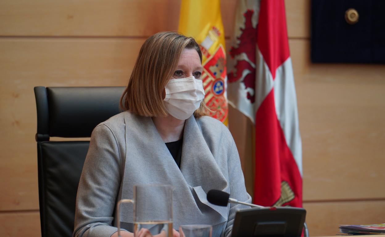 La consejera Isabel Blanco, durante la presentación del presupuesto en las Cortes. 