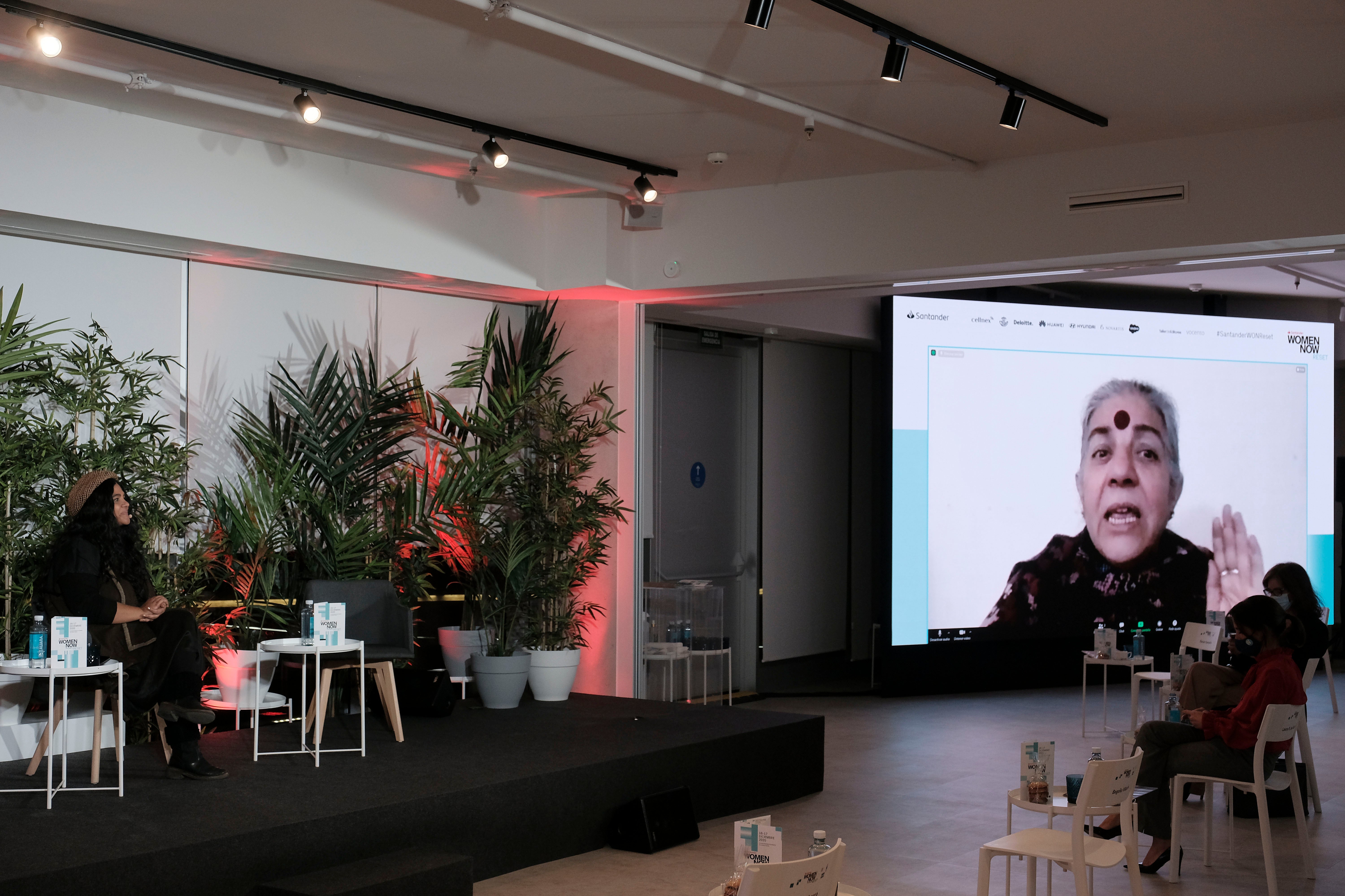 Vandana Shiva, durante su participación en el Santander WomenNOW Reset.