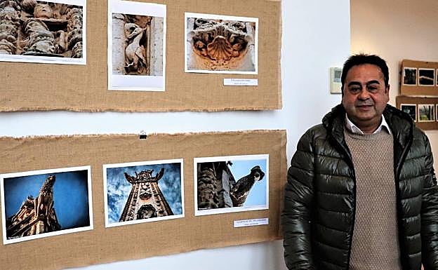 Fernando Caballo, junto a su obra. F. Fradejas.