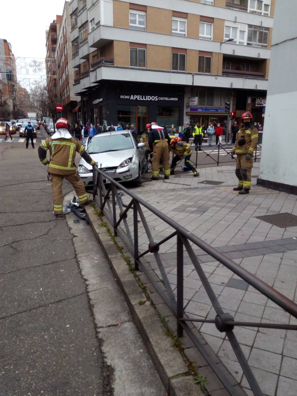 El suceso ha ocurrido en cruce de la calle Don Sancho con la calle Merced de la capital.