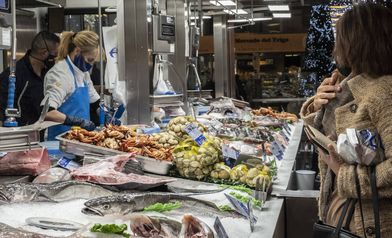 Fotos: Los mercados de preparan para las compras de Navidad