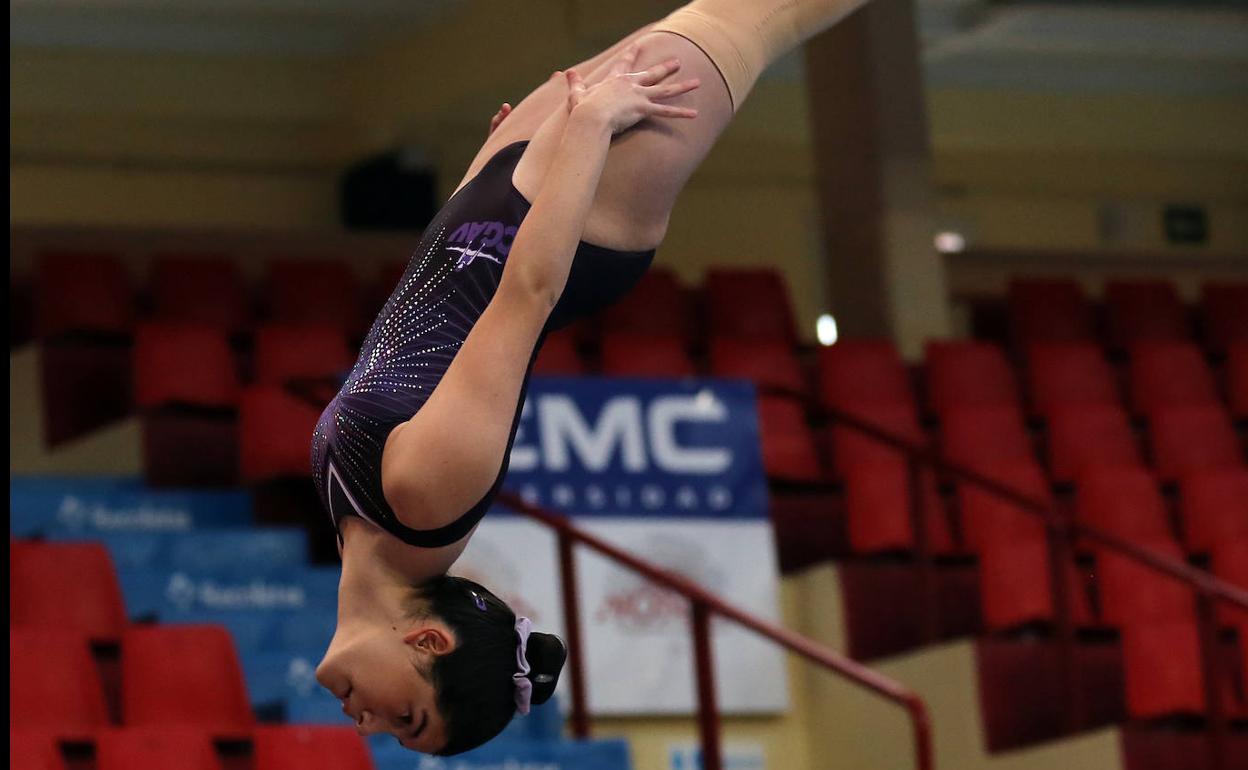 Espectacular estampa de Sandra Ferrández, una de las gimnastas destacadas de la primera jornada. 